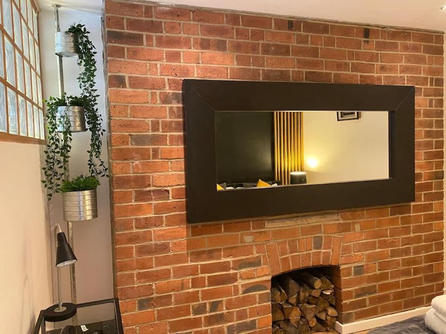 Stunning One B/R Apartment - City Centre リーズ エクステリア 写真