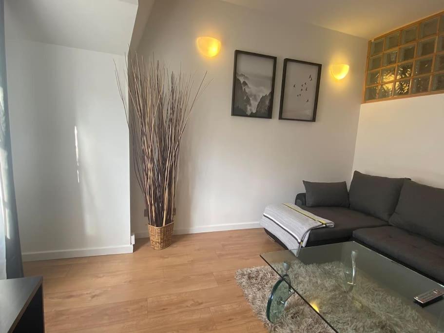 Stunning One B/R Apartment - City Centre リーズ エクステリア 写真